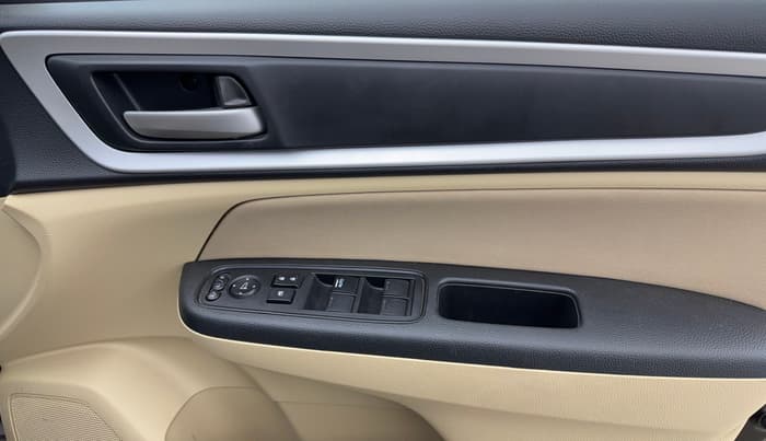 2023 Honda Amaze 1.2L I-VTEC S CVT, Petrol, Automatic, 30,413 km, Driver Side Door Panels Control