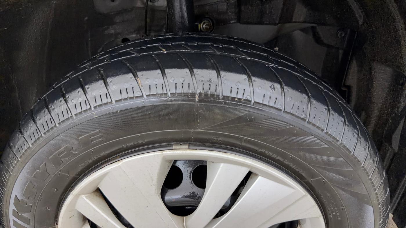 2023 Honda Amaze 1.2L I-VTEC S CVT, Petrol, Automatic, 30,227 km, Right Front Tyre Tread