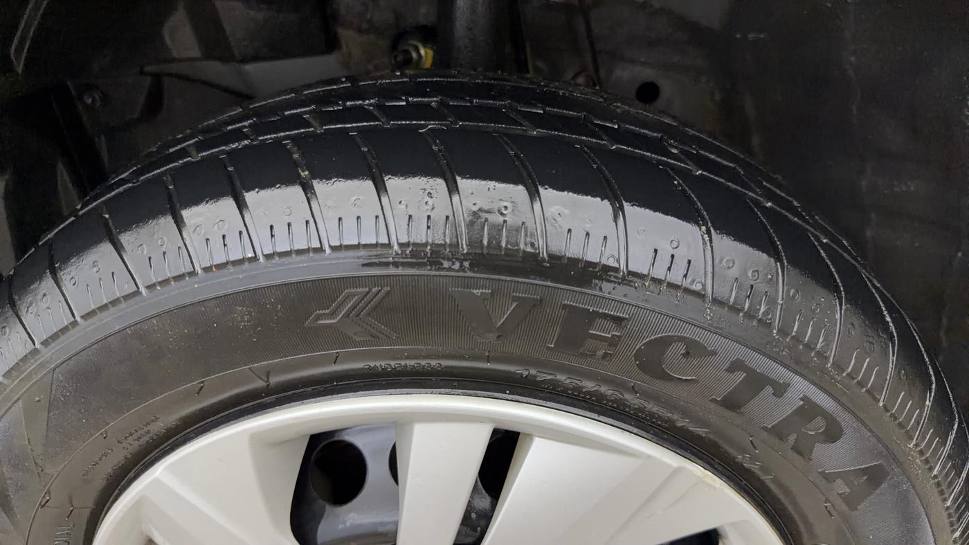 2023 Honda Amaze 1.2L I-VTEC S CVT, Petrol, Automatic, 30,227 km, Left Front Tyre Tread