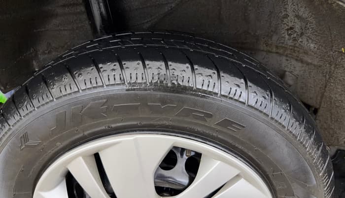 2023 Honda Amaze 1.2L I-VTEC S CVT, Petrol, Automatic, 30,413 km, Right Rear Tyre Tread