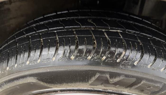 2019 Maruti New Wagon-R VXI 1.0 AMT, Petrol, Automatic, 90,848 km, Right Front Tyre Tread