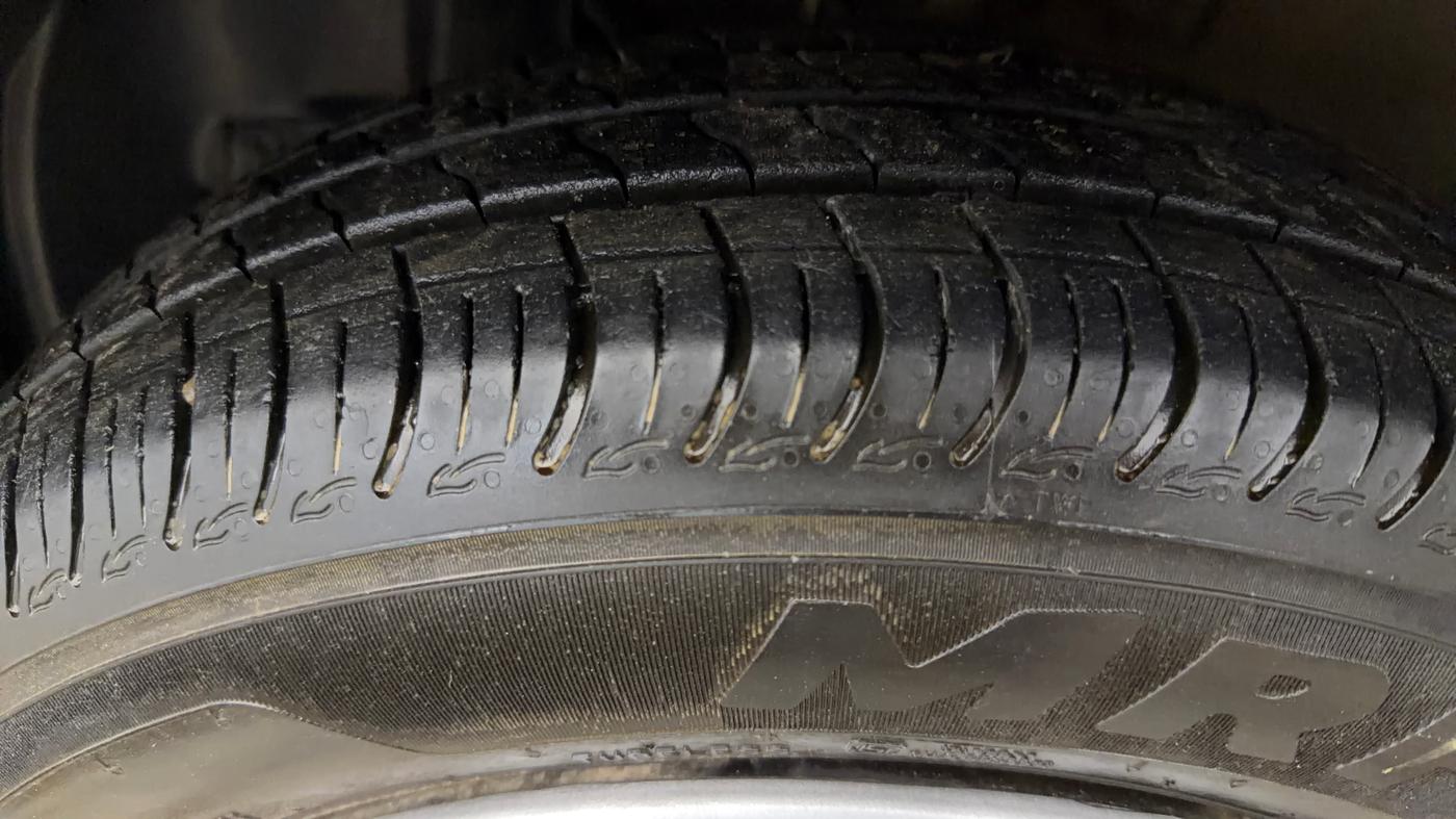 2019 Maruti New Wagon-R VXI 1.0 AMT, Petrol, Automatic, 90,848 km, Left Front Tyre Tread
