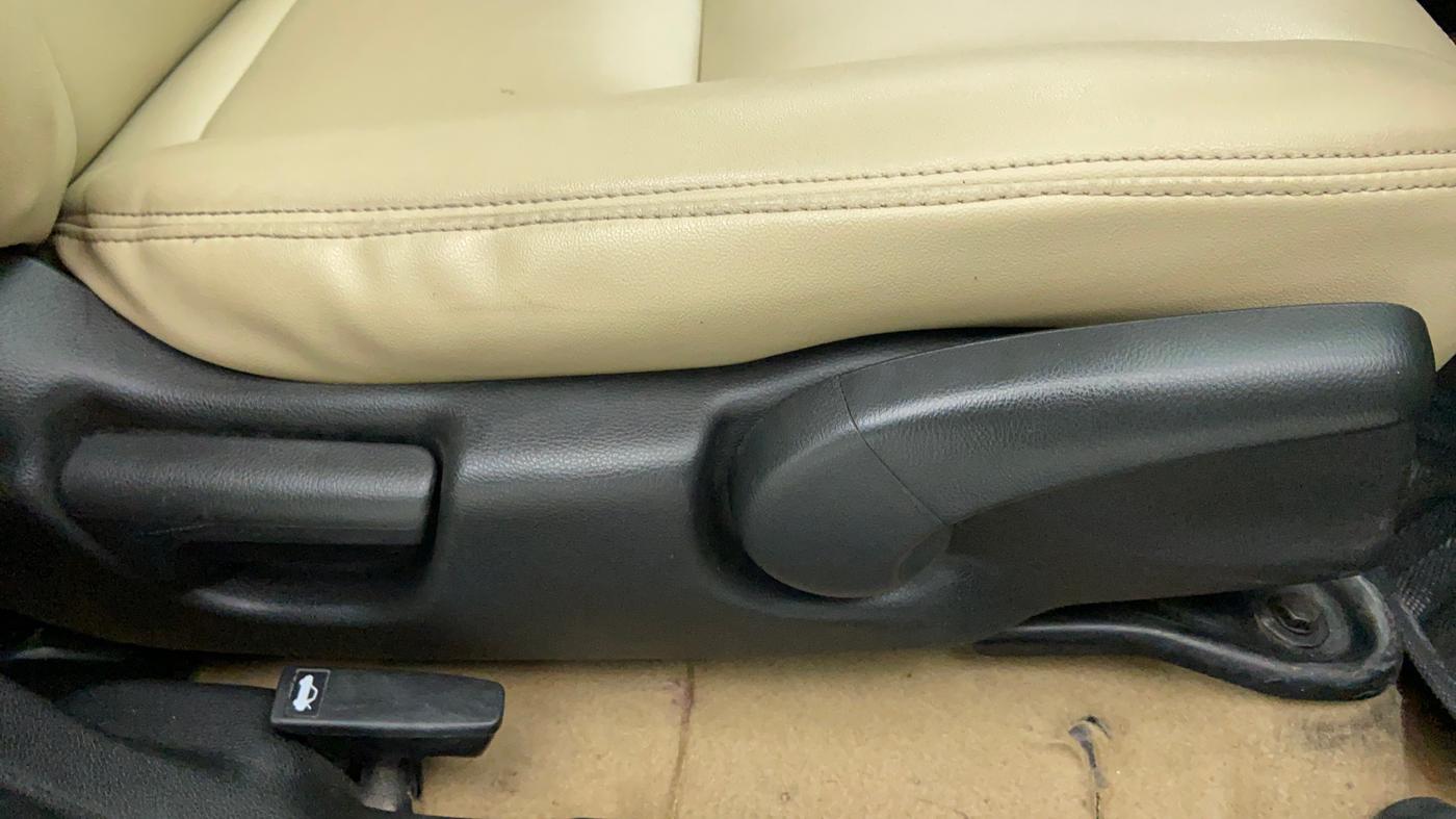 2017 Honda City V MT PETROL, Petrol, Manual, 58,880 km, Driver Side Adjustment Panel