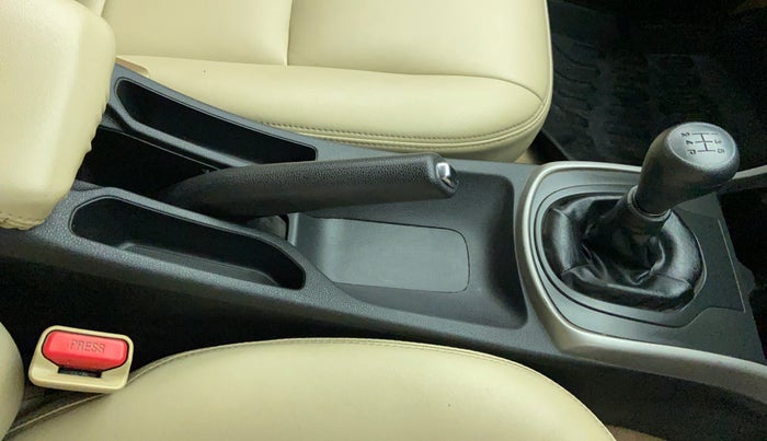 2017 Honda City V MT PETROL, Petrol, Manual, 58,880 km, Gear Lever