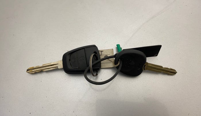 2016 Hyundai Grand i10 SPORTZ 1.2 KAPPA VTVT, Petrol, Manual, 68,138 km, Key Close Up