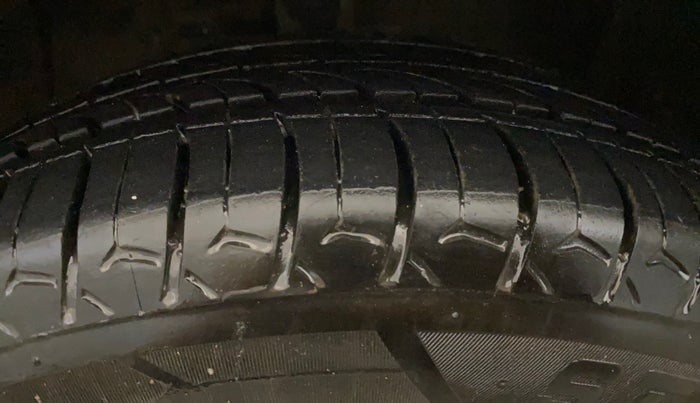 2016 Hyundai Grand i10 SPORTZ 1.2 KAPPA VTVT, Petrol, Manual, 68,138 km, Left Front Tyre Tread