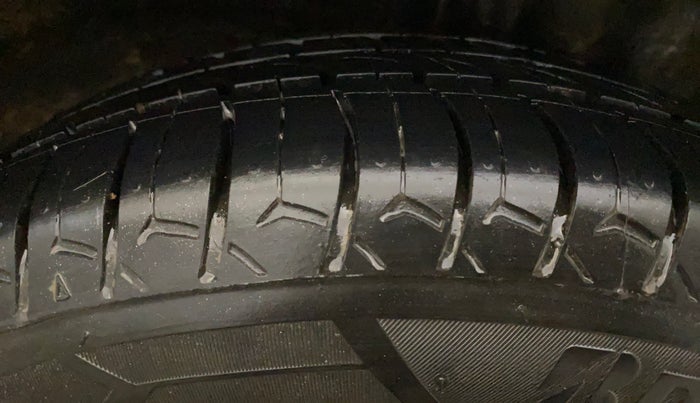 2016 Hyundai Grand i10 SPORTZ 1.2 KAPPA VTVT, Petrol, Manual, 68,138 km, Left Rear Tyre Tread