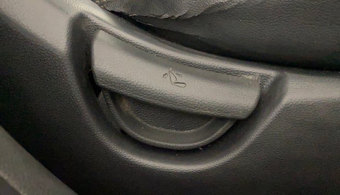 2016 Hyundai Grand i10 SPORTZ 1.2 KAPPA VTVT, Petrol, Manual, 68,138 km, Driver Side Adjustment Panel