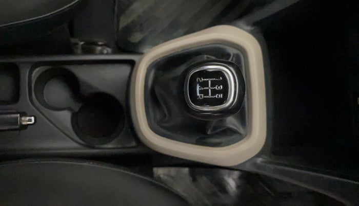 2016 Hyundai Grand i10 SPORTZ 1.2 KAPPA VTVT, Petrol, Manual, 68,138 km, Gear Lever