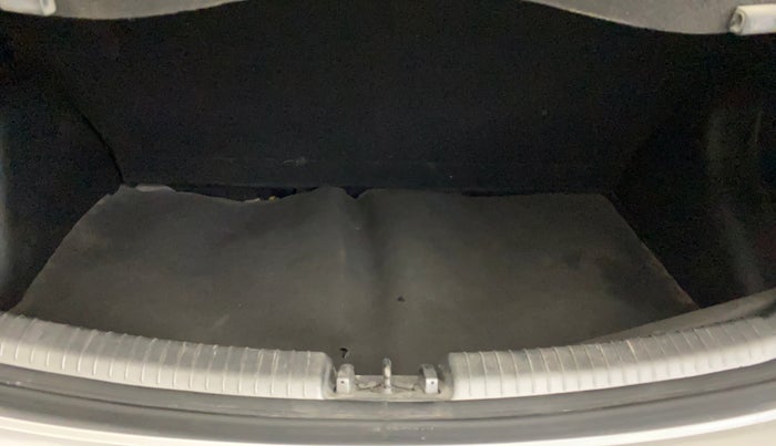 2016 Hyundai Grand i10 SPORTZ 1.2 KAPPA VTVT, Petrol, Manual, 68,138 km, Boot Inside