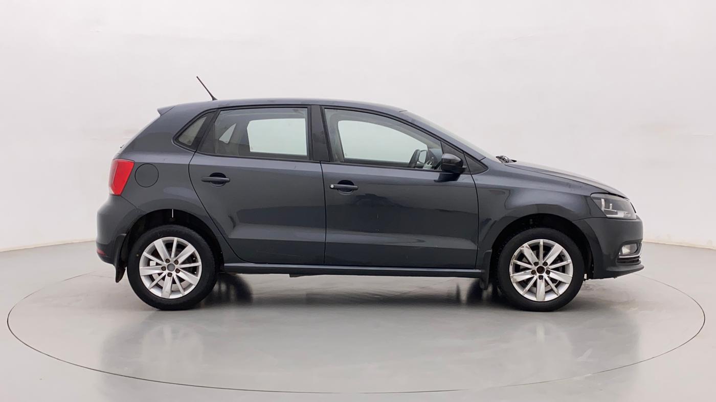2016 Volkswagen Polo HIGHLINE1.2L, Petrol, Manual, 1,15,699 km, Right Side View