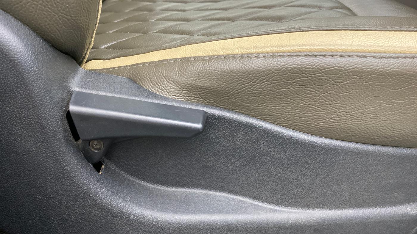2018 Tata Tiago XT DIESEL, Diesel, Manual, 56,314 km, Driver Side Adjustment Panel