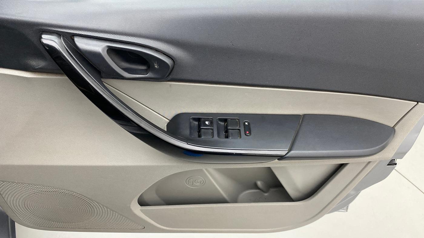 2018 Tata Tiago XT DIESEL, Diesel, Manual, 56,314 km, Driver Side Door Panels Control