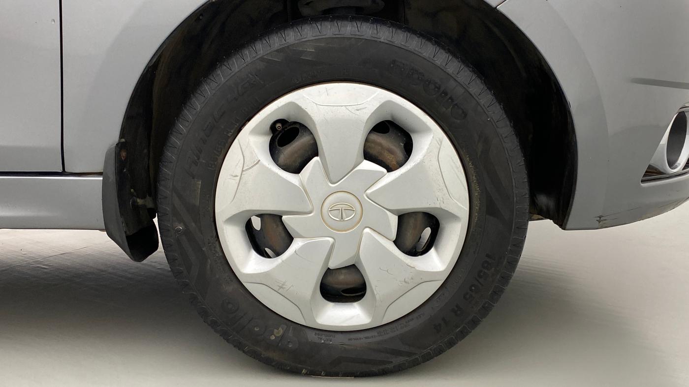 2018 Tata Tiago XT DIESEL, Diesel, Manual, 56,314 km, Right Front Wheel