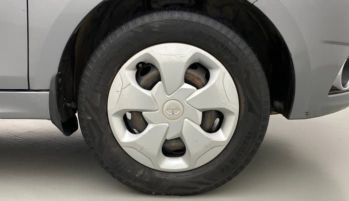 2018 Tata Tiago XT DIESEL, Diesel, Manual, 56,314 km, Right Front Wheel