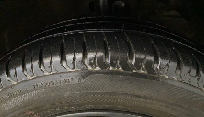 2021 Maruti XL6 ZETA MT, Petrol, Manual, 10,913 km, Right Front Tyre Tread