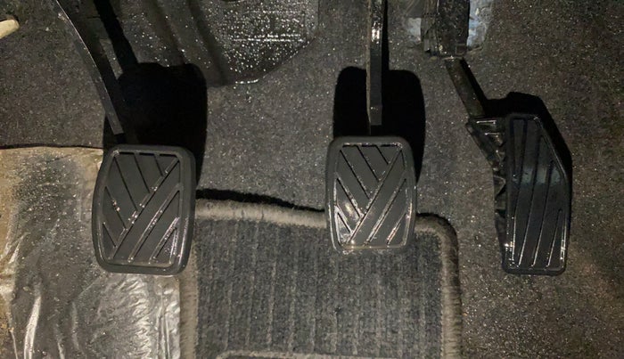 2021 Maruti XL6 ZETA MT, Petrol, Manual, 10,913 km, Pedals