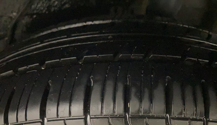 2016 Maruti Celerio ZXI AMT (O), Petrol, Automatic, 49,097 km, Left Rear Tyre Tread