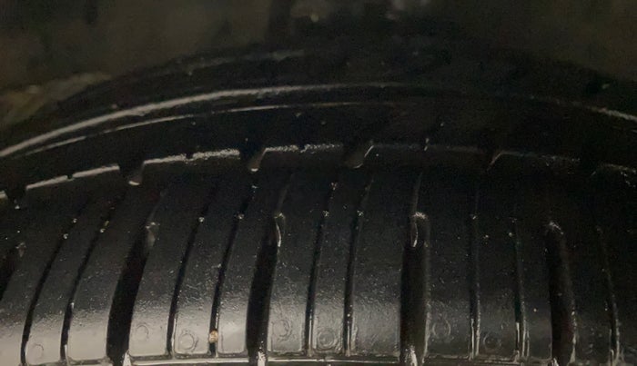 2016 Maruti Celerio ZXI AMT (O), Petrol, Automatic, 49,097 km, Right Front Tyre Tread