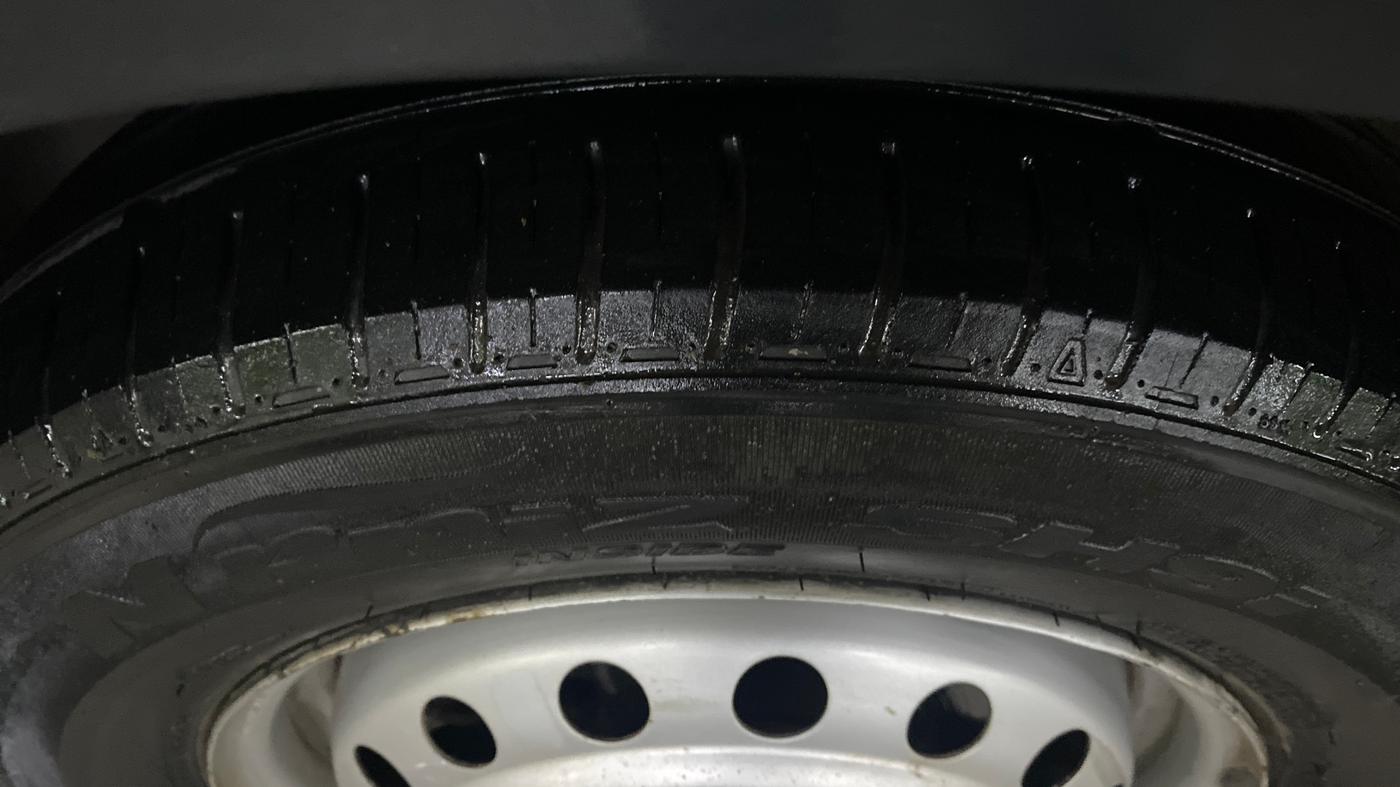 2020 Tata ALTROZ XM PETROL, Petrol, Manual, 81,344 km, Left Front Tyre Tread