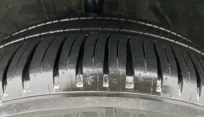 2011 Toyota Etios VX, Petrol, Manual, 35,366 km, Left Front Tyre Tread