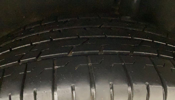 2016 Ford Ecosport TREND+ 1.5L DIESEL, Diesel, Manual, 1,20,599 km, Left Rear Tyre Tread