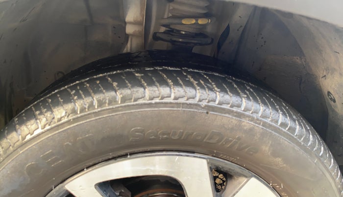 2022 Nissan MAGNITE XL, Petrol, Manual, 87,191 km, Left Front Tyre Tread