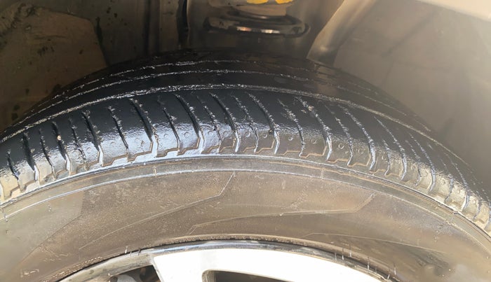 2022 Nissan MAGNITE XL, Petrol, Manual, 87,191 km, Right Front Tyre Tread