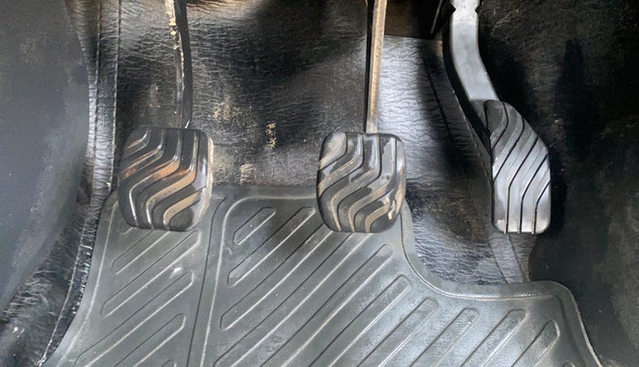 2022 Nissan MAGNITE XL, Petrol, Manual, 87,191 km, Pedals