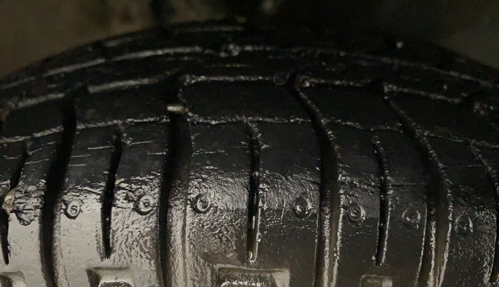 2014 Maruti Alto 800 VXI, Petrol, Manual, 40,499 km, Right Front Tyre Tread