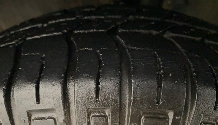 2014 Maruti Alto 800 VXI, Petrol, Manual, 40,499 km, Left Front Tyre Tread