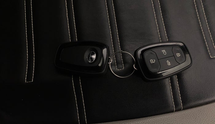 2018 Tata NEXON XZ PLUS PETROL, Petrol, Manual, 59,604 km, Key Close Up