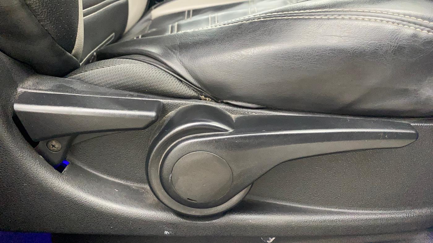2018 Tata NEXON XZ PLUS PETROL, Petrol, Manual, 59,604 km, Driver Side Adjustment Panel