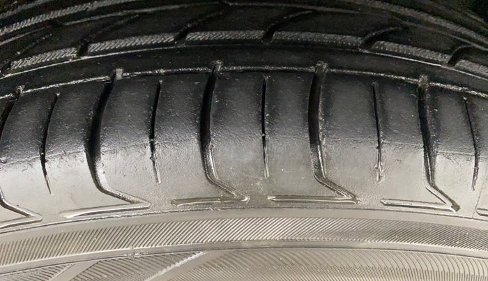 2018 Tata NEXON XZ PLUS PETROL, Petrol, Manual, 59,604 km, Right Front Tyre Tread