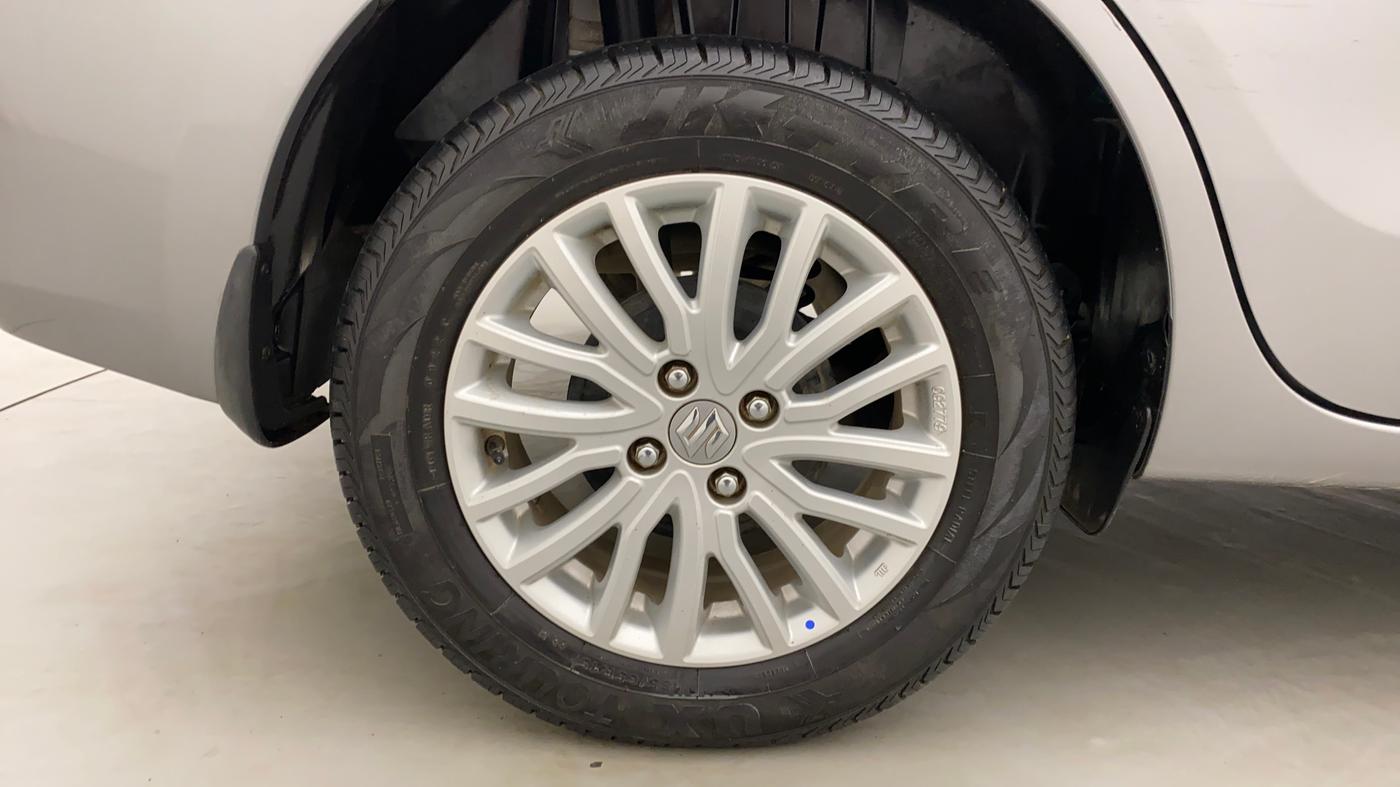 2022 Maruti Dzire ZXI CNG, CNG, Manual, 6,505 km, Right Rear Wheel