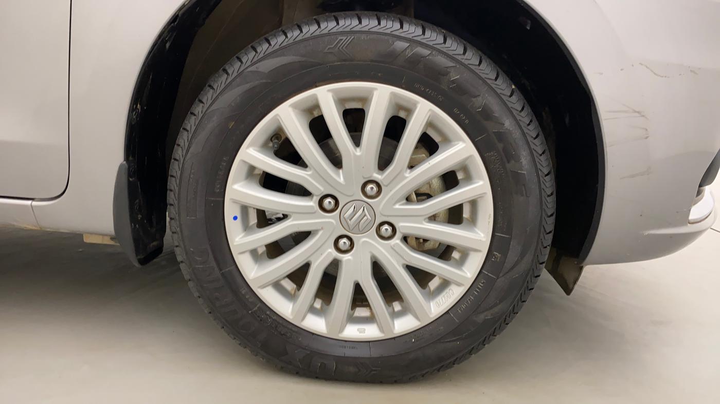 2022 Maruti Dzire ZXI CNG, CNG, Manual, 6,505 km, Right Front Wheel