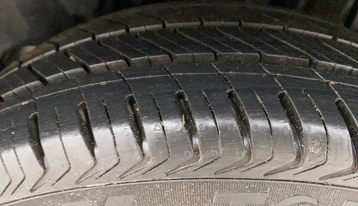 2022 Maruti Dzire ZXI CNG, CNG, Manual, 6,505 km, Left Rear Tyre Tread