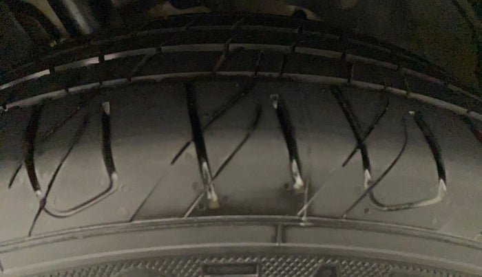 2016 Ford Ecosport TITANIUM 1.5L PETROL AT, Petrol, Automatic, 35,970 km, Left Front Tyre Tread