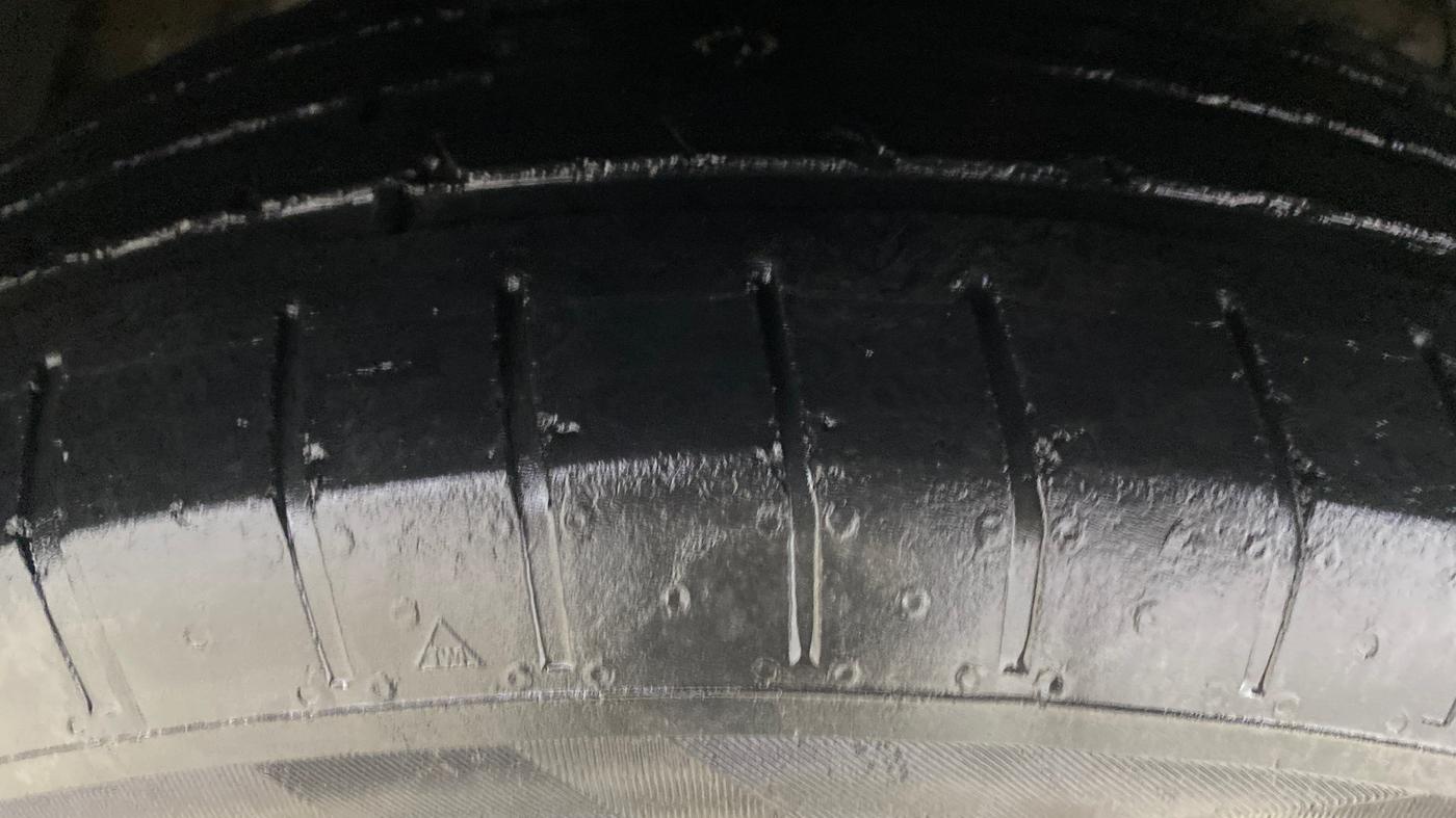 2023 Mahindra XUV300 W6 1.5 Diesel, Diesel, Manual, 68,187 km, Right Front Tyre Tread