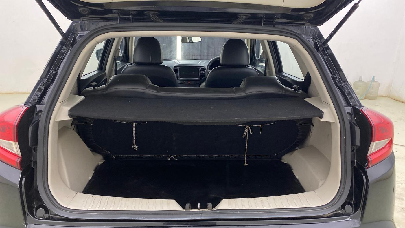 2023 Mahindra XUV300 W6 1.5 Diesel, Diesel, Manual, 68,187 km, Boot Inside