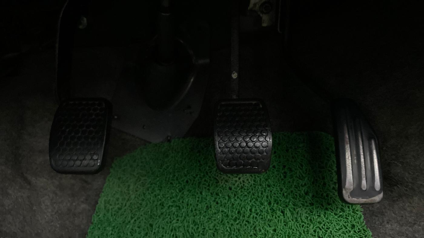 2011 Maruti Alto LXI, CNG, Manual, 80,369 km, Pedals