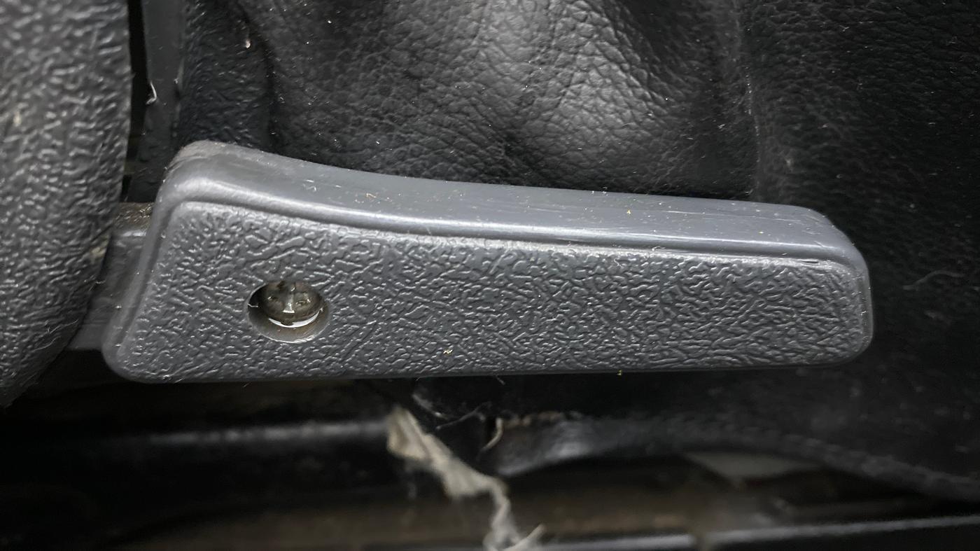 2011 Maruti Alto LXI, CNG, Manual, 80,369 km, Driver Side Adjustment Panel
