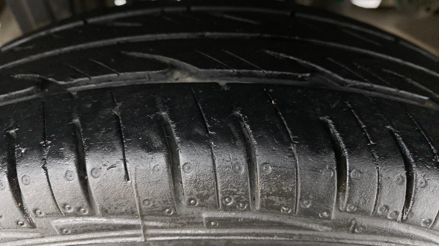 2011 Maruti Alto LXI, CNG, Manual, 80,369 km, Right Rear Tyre Tread