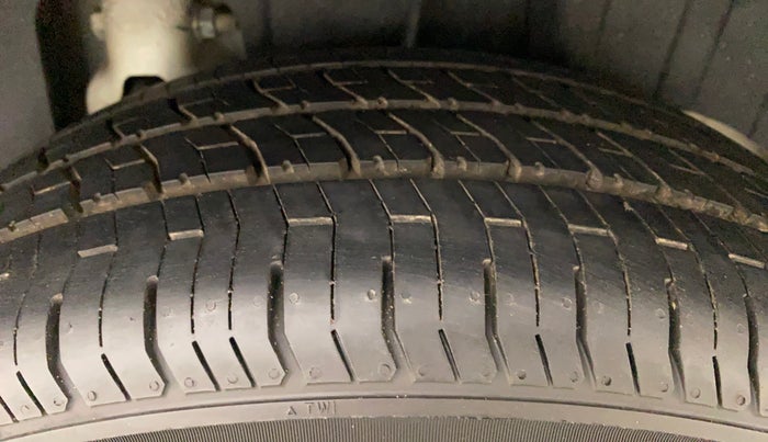 2020 Mahindra XUV300 W4 1.5 DIESEL, Diesel, Manual, 26,895 km, Left Rear Tyre Tread