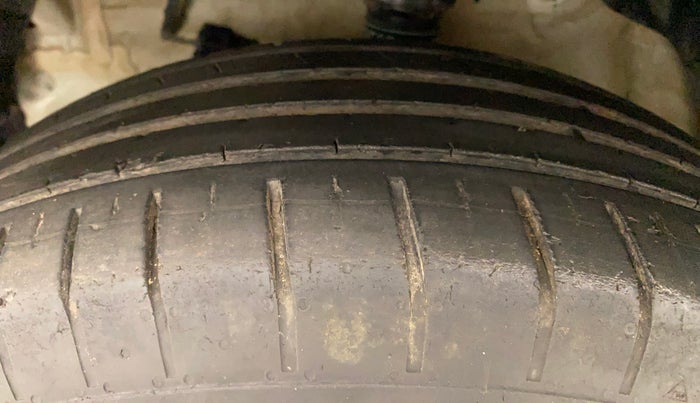 2020 Mahindra XUV300 W4 1.5 DIESEL, Diesel, Manual, 26,895 km, Left Front Tyre Tread