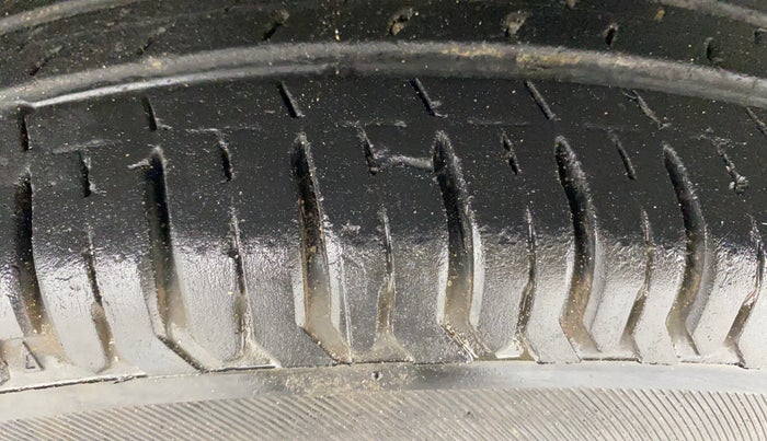 2020 Maruti Swift LXI, Petrol, Manual, 68,391 km, Left Rear Tyre Tread