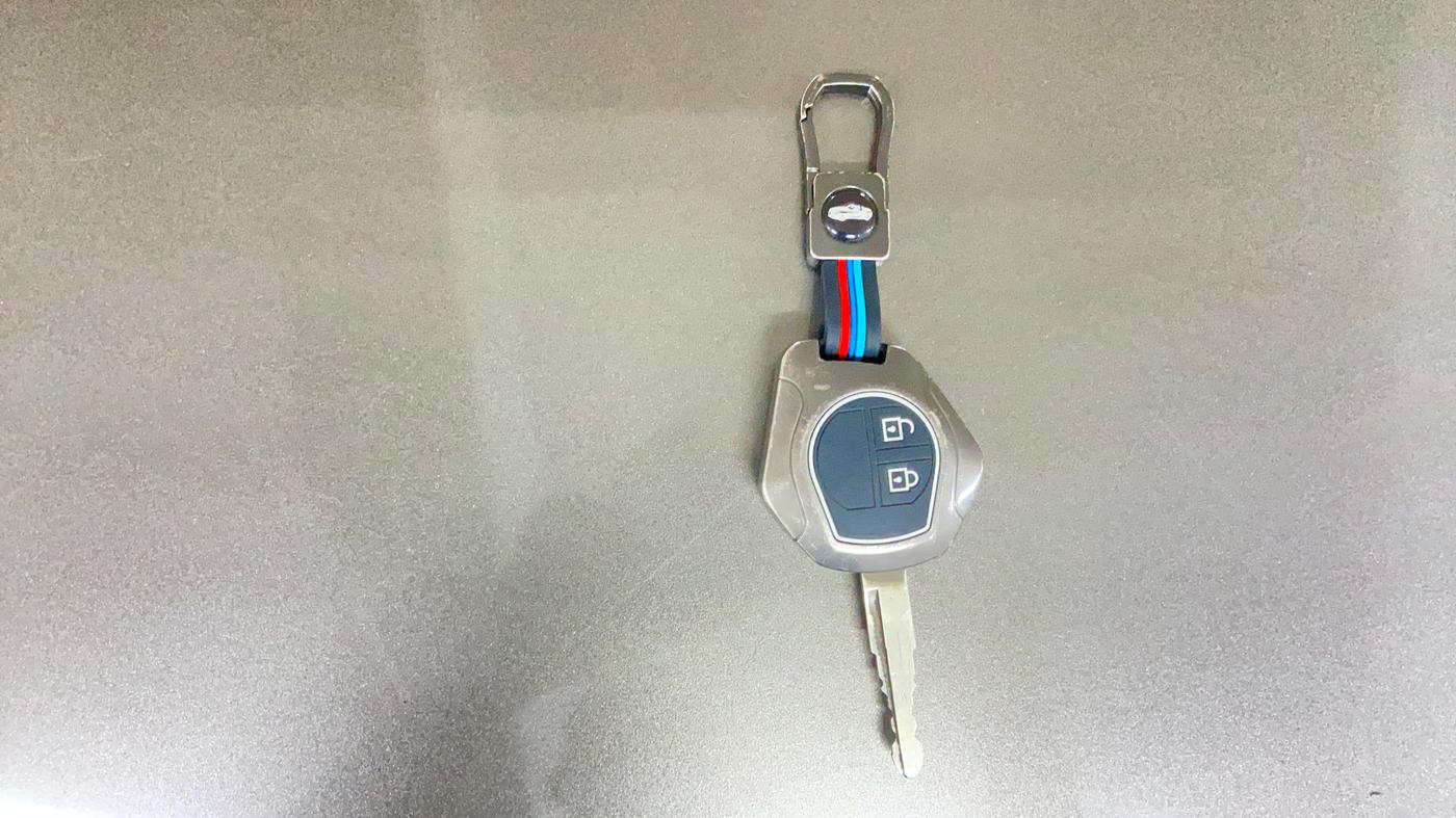 2018 Maruti Dzire VXI AMT, Petrol, Automatic, 96,296 km, Key Close Up