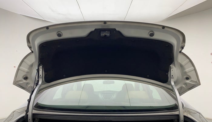 2014 Hyundai New Elantra 1.6 SX MT, Diesel, Manual, 87,429 km, Boot Door Open