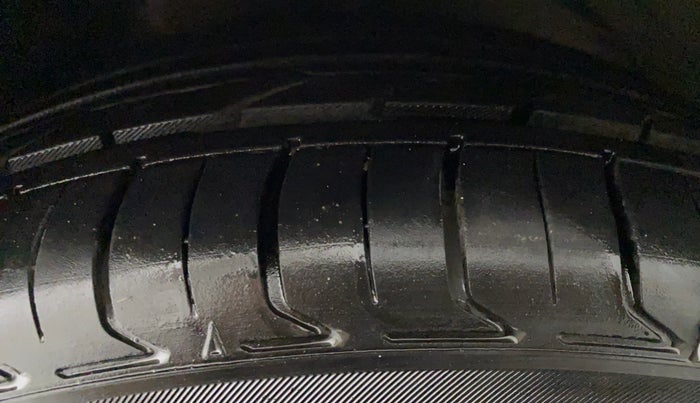 2014 Hyundai New Elantra 1.6 SX MT, Diesel, Manual, 87,429 km, Left Front Tyre Tread