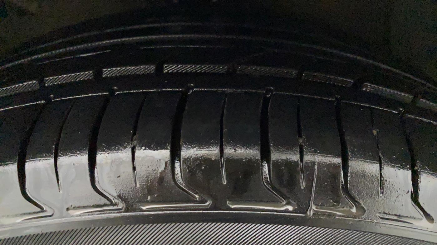 2014 Hyundai New Elantra 1.6 SX MT, Diesel, Manual, 87,429 km, Right Front Tyre Tread